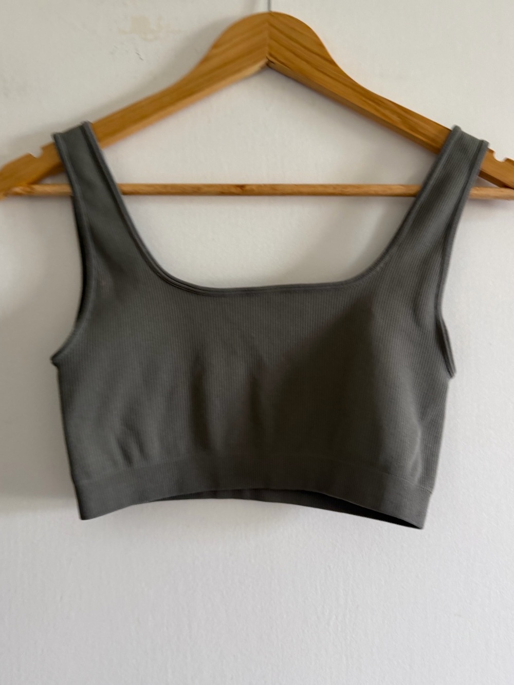 SET ACTIVE Green/Gray Ribbed Square Neck Sports Bra size Small EUC - Picture 3 of 6